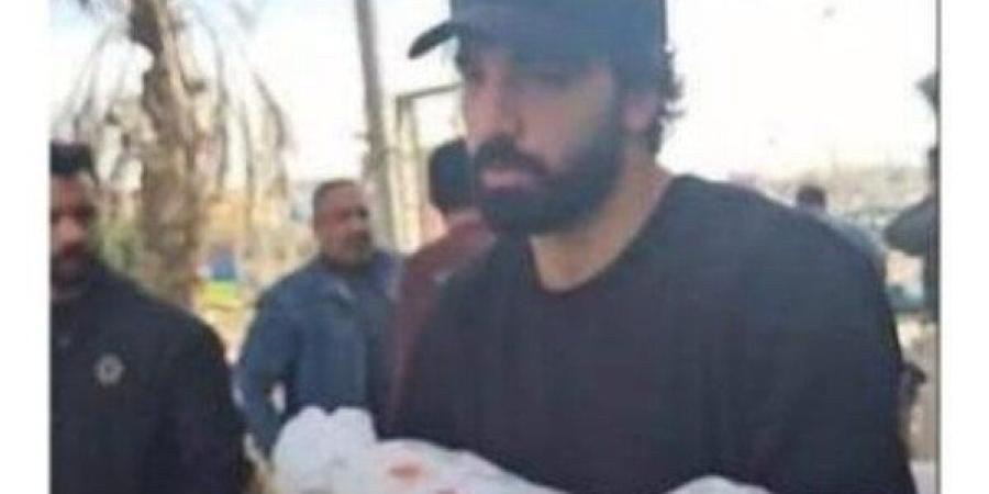 «الحدوتة انتهت بسرعة».. حازم إيهاب يكشف كواليس وفاة مولوده الأول