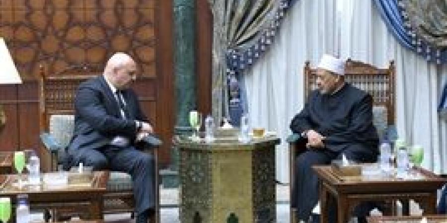 الرئيس جوزاف عون يدعو شيخ الأزهر لإعادة افتتاح المعهد الأزهري في بيروت
