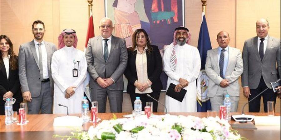 السياحة تستقبل وفدا من ممثلي وزارة الحج السعودية