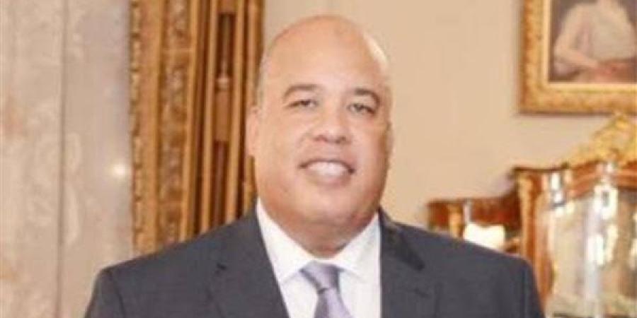 "العشري" ممثلًا للغرف التجارية بمركز تحديث ...