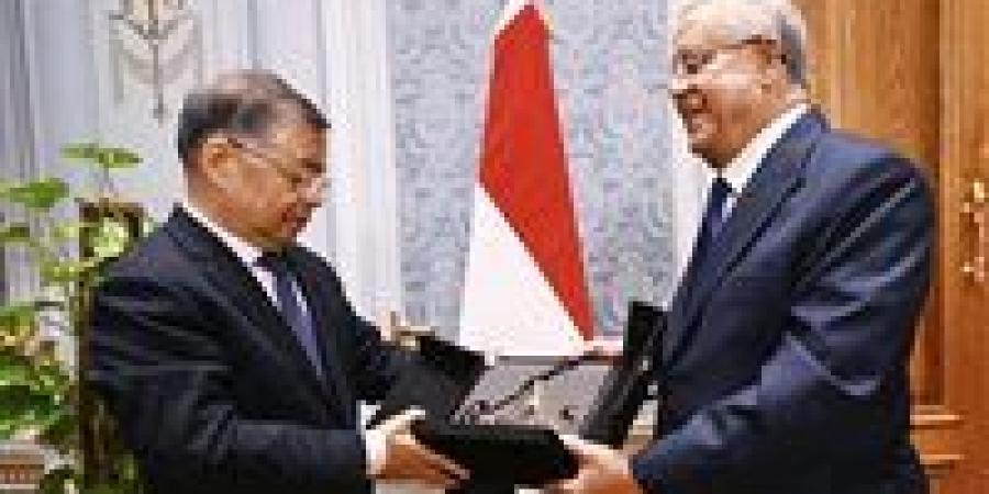 المستشار الدكتور حنفي جبالي يستقبل عضو المكتب السياسي للحزب الشيوعي الصيني