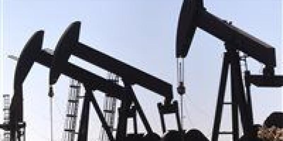 65.39 دولارًا للبرميل.. 5 عوامل تهبط بأسعار النفط عالميًا وسط تعثر محادثات إيران وأمريكا