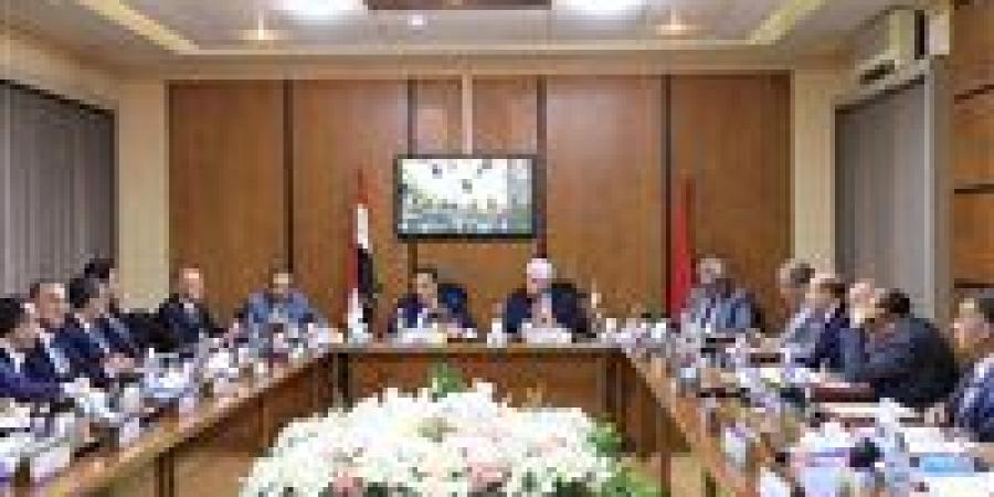 وزير التعليم العالي يشدد على تذليل الصعوبات أمام الطلاب خلال امتحانات الترم الثاني