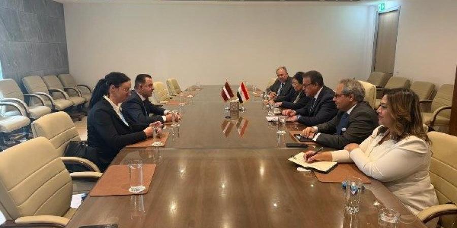 وزير الصحة يستعرض أفضل الممارسات في تسعير الأدوية مع نظرائه في لاتفيا وأوكرانيا