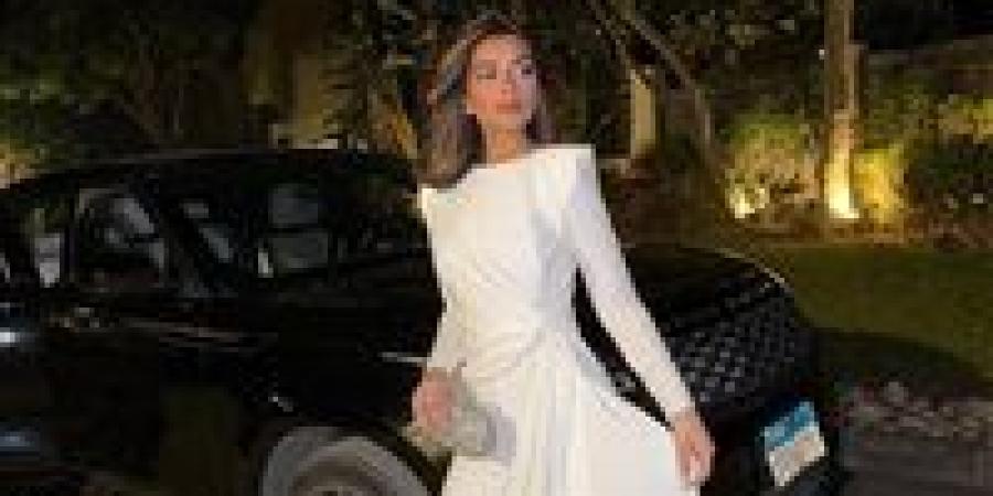 بالأبيض.. ملك أحمد زاهر تخطف قلوب متابعيها من أحدث ظهور لها
