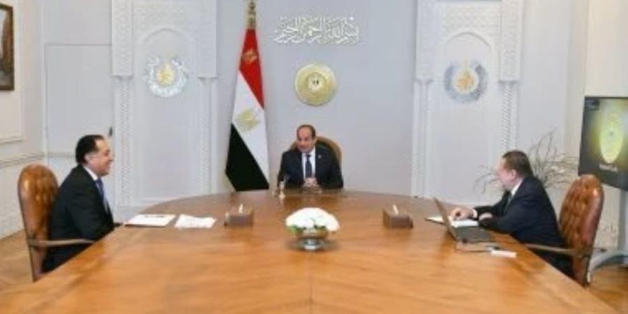 الرئيس السيسى يتابع مؤشرات الاقتصاد الكلى وجهود تعزيز أداء القطاع المصرفى