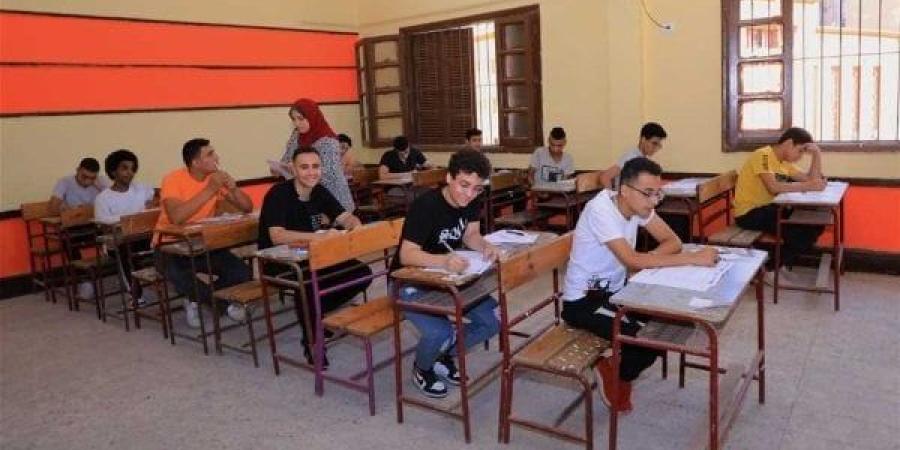 نماذج امتحانات أولى ثانوي النظام الجديد pdf 2025 شاملة.. لن يخرج عنها الامتحان