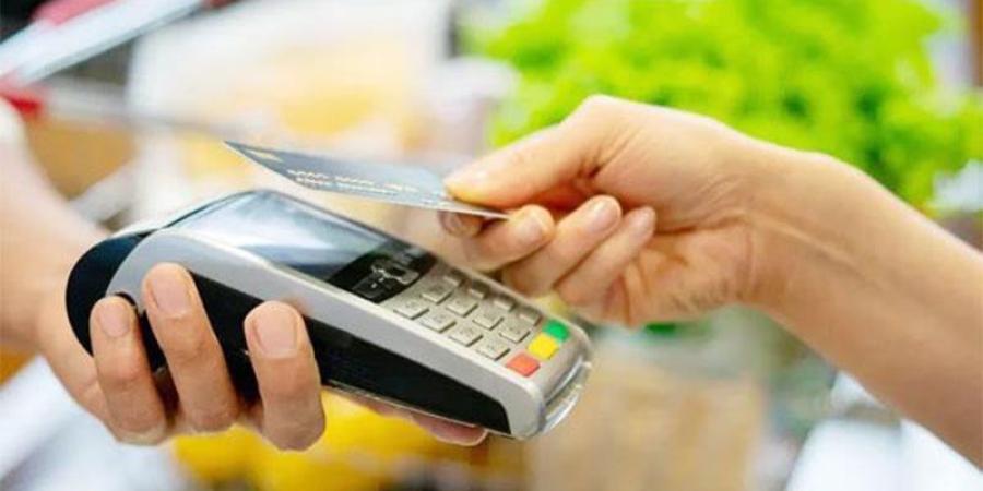 الدفع بالبطاقات البنكية يتفوق على الدفع النقدي في أوروبا