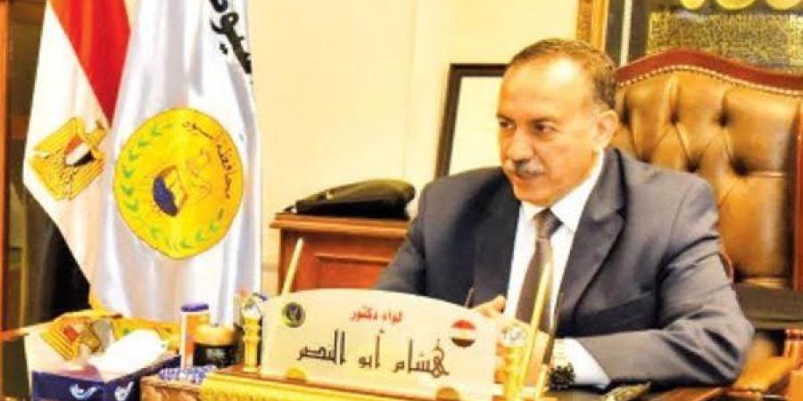 محافظ أسيوط: حملات لإزالة اشغالات وتعديات الباعة الجائلين على الشوارع