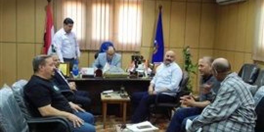 زراعة البحيرة تعقد اجتماعا لبحث كيفية القضاء على ظاهرة حرق المخلفات الزراعية على الطرق