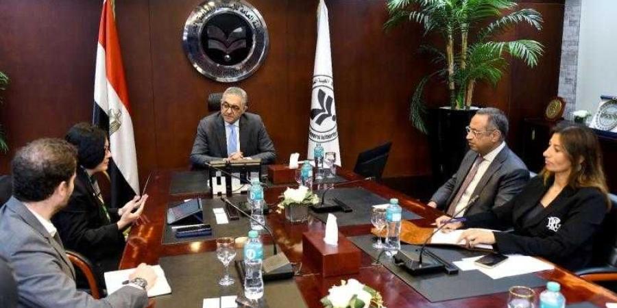 هيئتا الاستثمار في مصر وهونج كونج تبحثان مستقبل مناطق المال والأعمال في مصر