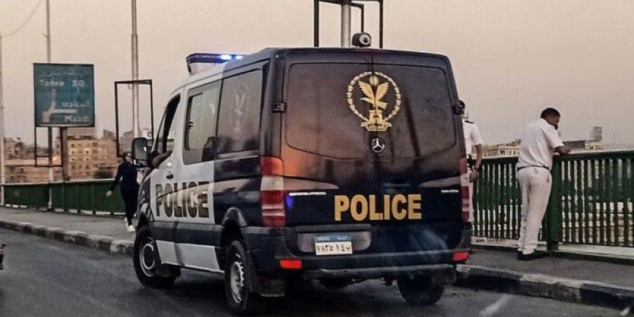 سرقوا 73 هاتف محمول وسيارات.. الداخلية تضبط تشكيلات عصابية بـ 3 محافظات