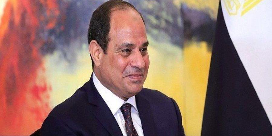 الرئيس السيسي يشاهد فيلمًا تسجيليًا عن تحقيق التنمية واسترتيجية التصنيع الزراعي