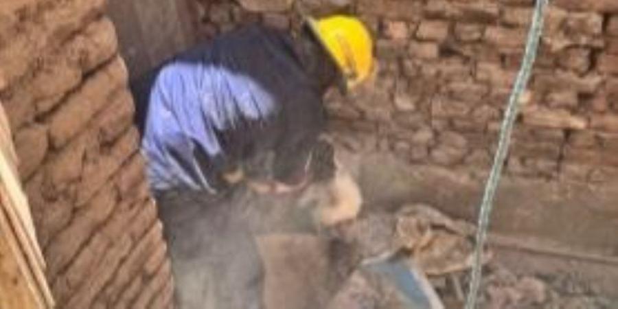 «الحماية المدنية» بالفيوم تنجح فى إنقاذ "قطتين" محتجزتين بأحد العقارات