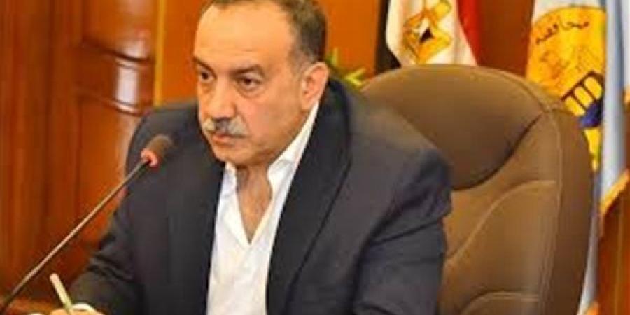 محافظ أسيوط يؤكد ضرورة رفع الوعى لدى الشباب والنشء بمخاطر الهجرة غير الشرعية
