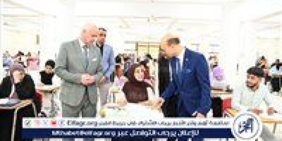 رئيس جامعة أسيوط يتفقد امتحانات الفصل الدراسي الثاني بكليتي الحقوق والفنون الجميلة