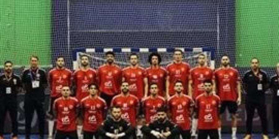 الأهلي يهزم الزمالك 31-28 ويتوج بلقب الكؤوس الأفريقية لليد