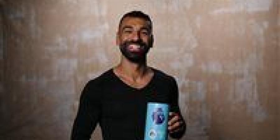 محمد صلاح يتوج بجائزة لاعب الموسم في الدوري الإنجليزي