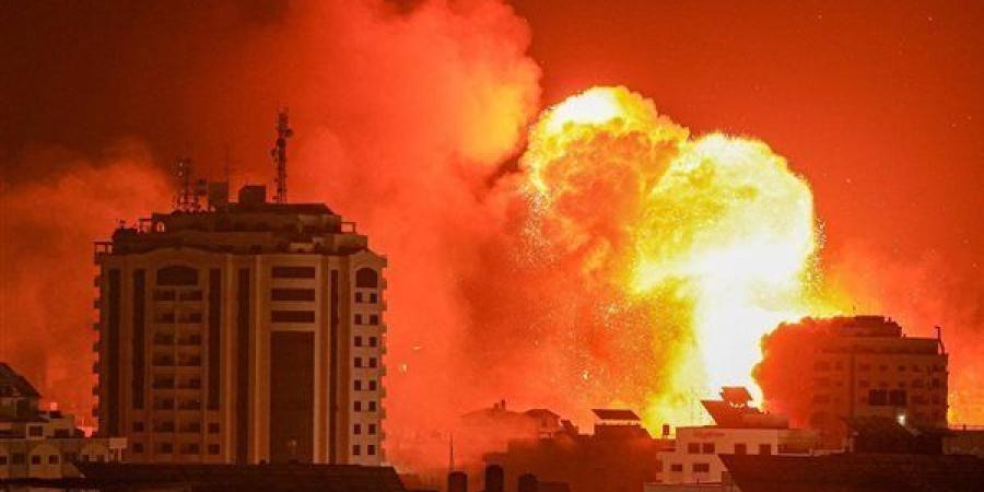جيش الاحتلال ينسف مباني سكنية في بلدة القرارة شمال شرقي خان يونس
