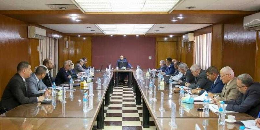 وزير قطاع الأعمال العام يتابع الموقف التنفيذي لمشروعات قطاع الصناعات المعدنية ومؤشرات الأداء