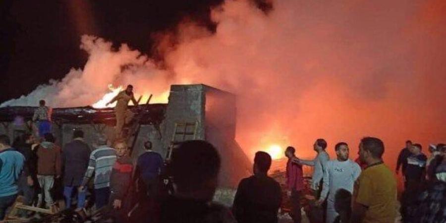 كثافات مرورية أعلى الطريق الإقليمي إثر اشتعال النيران في سيارة.. والدفع بسيارات إطفاء