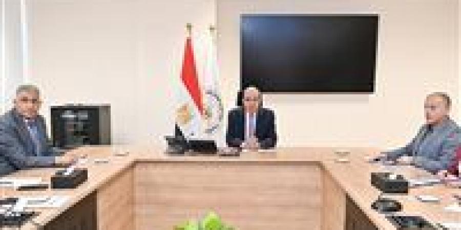 وزير الري يتابع حالة الري بمحافظة البحيرة خلال فترة أقصى الاحتياجات المائية الحالية