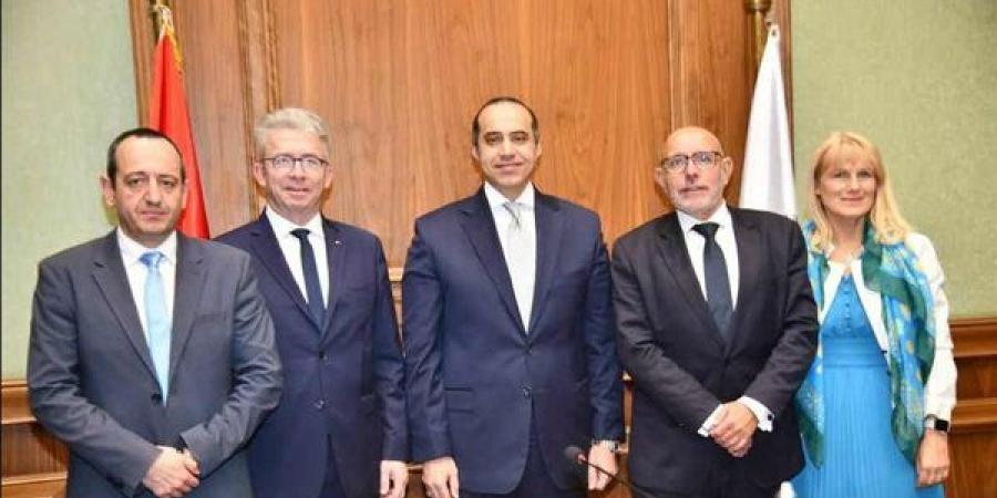وزير الشئون النيابية: القاهرة تُجري الترتيبات اللازمة لعقد القمة المصرية الأوروبية