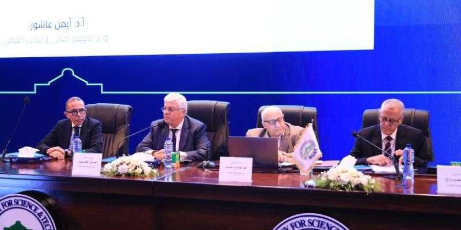 وزير التعليم العالي يترأس اجتماع مجلس الجامعات الخاصة بجامعة مصر للعلوم والتكنولوجيا