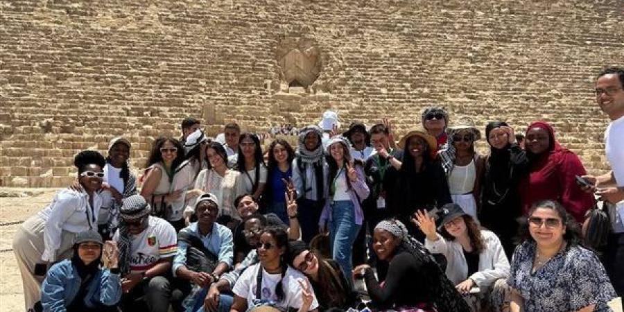 برعاية من الرئاسة المصرية والأمم المتحدة.. الأهرامات تستقبل 150 شابا من 80 دولة