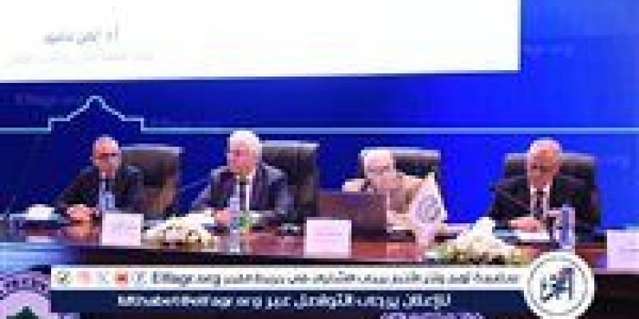 وزير التعليم العالي يترأس اجتماع مجلس الجامعات الخاصة