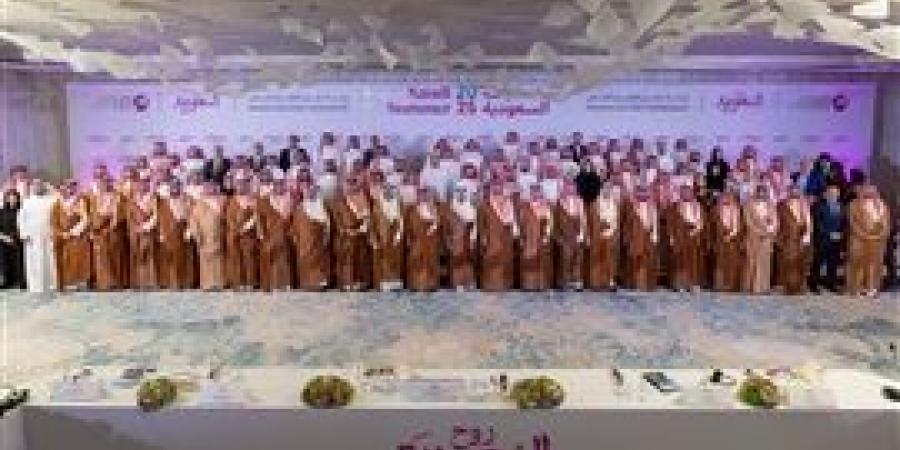 وزير السياحة السعودي يقود ورشة عمل لإطلاق برنامج "لون صيفك"