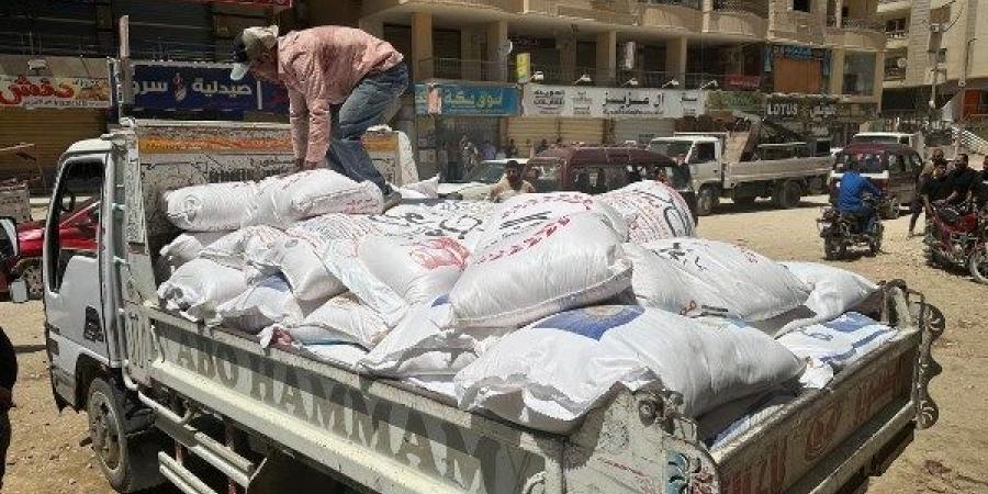 ضبط 2.5 طن دقيق بلدي مدعم معاد تعبئته بحوزة منشأة مخالفة بحدائق الأهرام