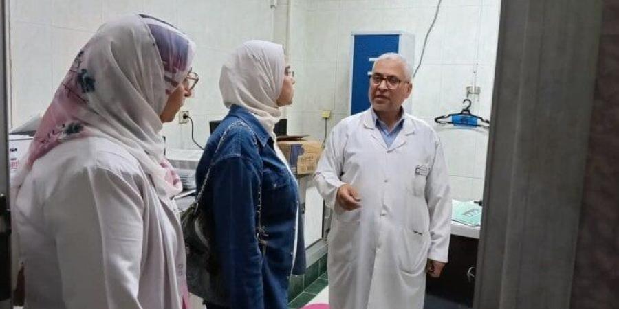 مدير تأمين القليوبية تتابع ضمان الجودة وتحسين بيئة العمل بالعيادات والمستشفيات
