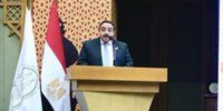 "مندور": شيخ الأزهر يحظى بمكانة عالمية بارزة لدوره في خدمة التسامح والسلام العالمي