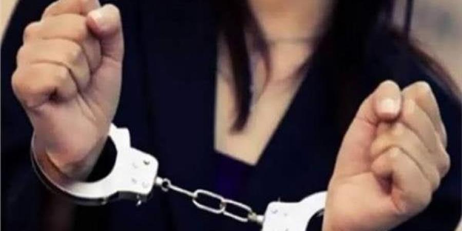 «بحب أعاكس الولاد».. التحقيق مع بلوجر شهيرة في الجونة بتهمة نشر فيديوهات مخلة