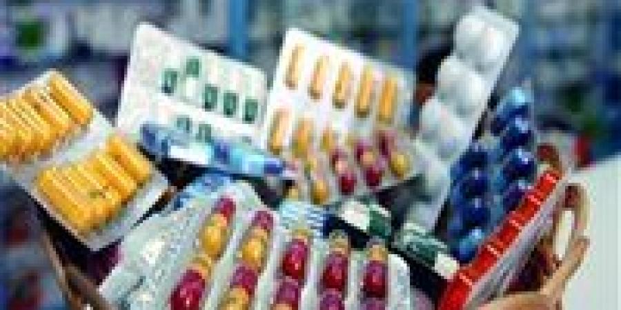 عاجل| "خطر يهدد الحياة".. هيئة الدواء تحذر من شراء الأدوية عبر الإنترنت