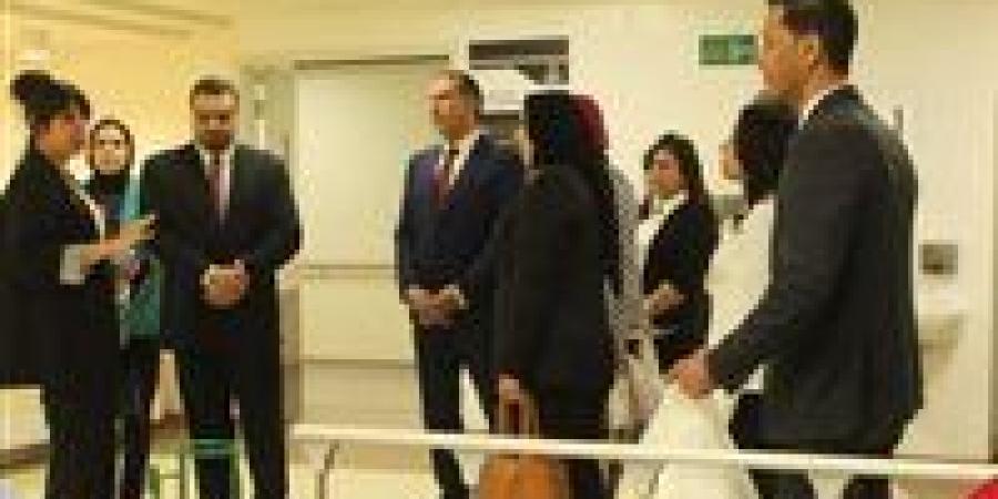 وفد من حزب العدل يزور مستشفى "أهل مصر" لعلاج ضحايا الحروق