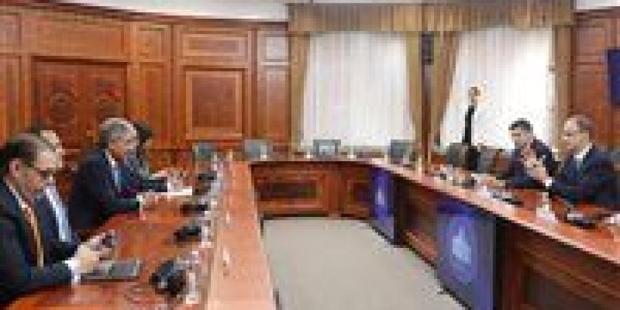 مصر وصربيا تبحثان فتح خطوط طيران جديدة وزيادة الرحلات المباشرة