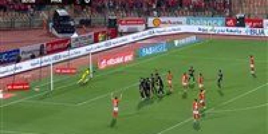 الدوري المصري الممتاز: وسام أبو علي يسجل الهدف الثالث للأهلي في مرمى فاركو في الدقيقة 61
