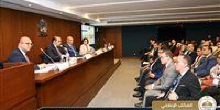 وزير الشؤون النيابية: العقود الاستثمارية التي تبرمها مصر تضمنت شروطًا لحماية التوازن