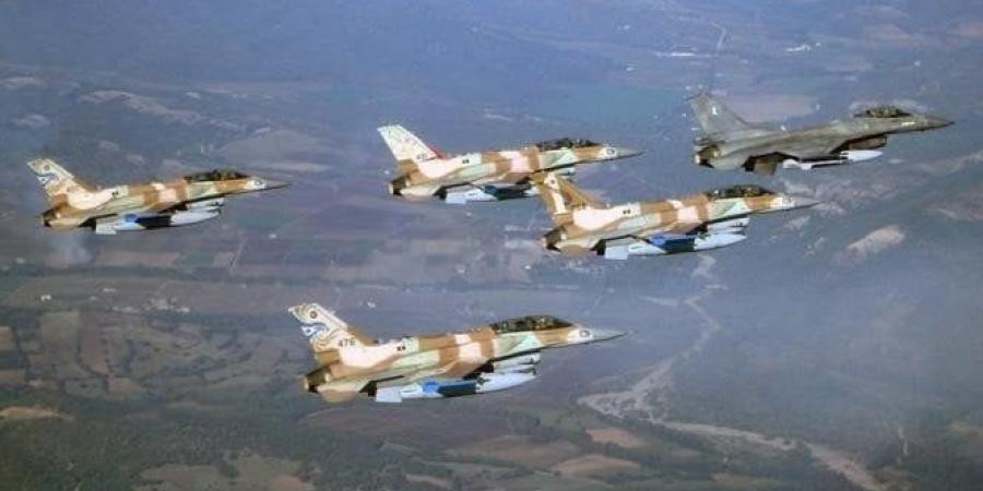 طيران الاحتلال يشن غارة على منطقة معن شرق خان يونس