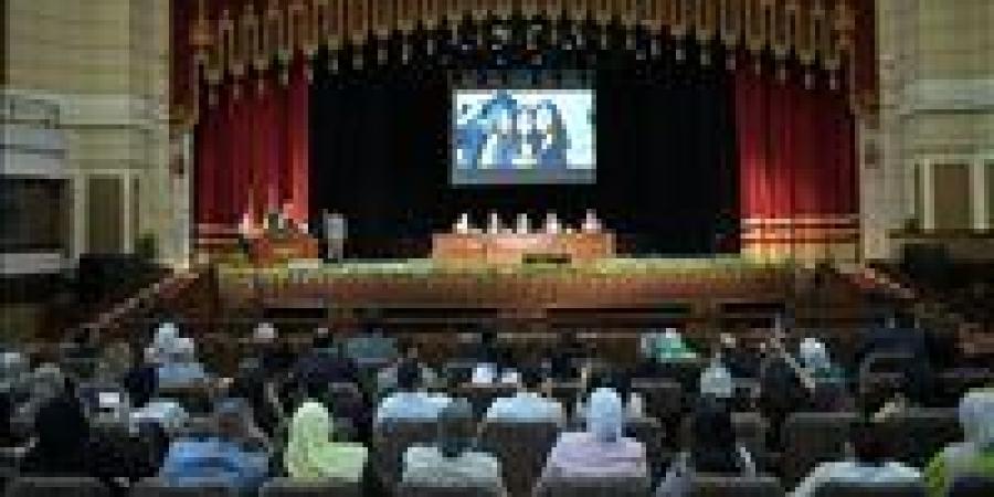 جامعة القاهرة تحتفل بتخريج دفعة جديدة من كلية حقوق السوربون بالجامعة