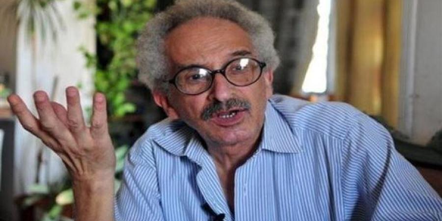 "الصحة" تعلن تعافي الروائي صنع الله إبراهيم ومغادرته المستشفى