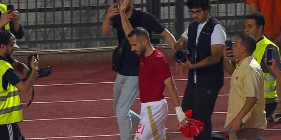 دموع معلول وأكرم تتصدر مشهد التتويج.. الأهلي ...