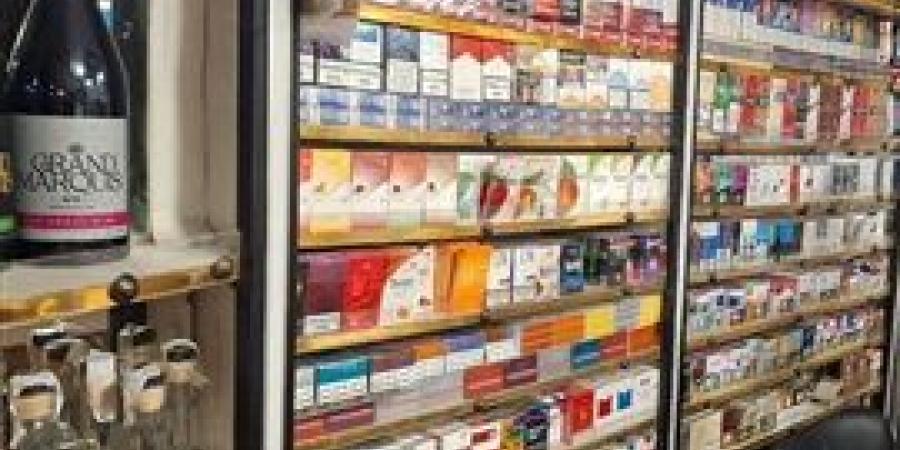 ضبط زجاجات خمور ومنتجات مجهولة المصدر في بازار غير مرخص بشرق الإسكندرية