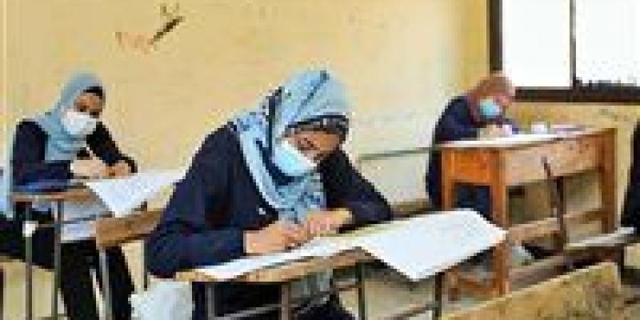تداول أسئلة امتحان اللغة العربية للدبلومات الفنية 2025.. و"التعليم" تحقق
