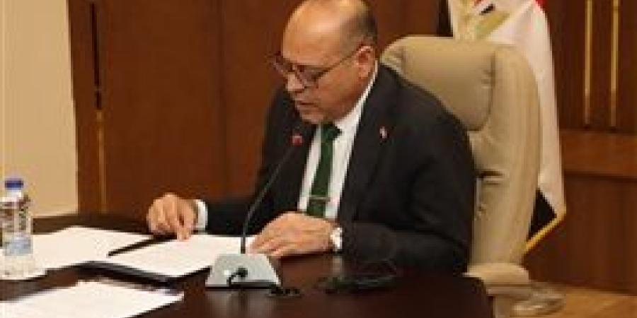 وزير العمل يوجه بُسرعة متابعة عمالة غير منتظمة ضحايا انقلاب سيارة نصف نقل بالمنوفية