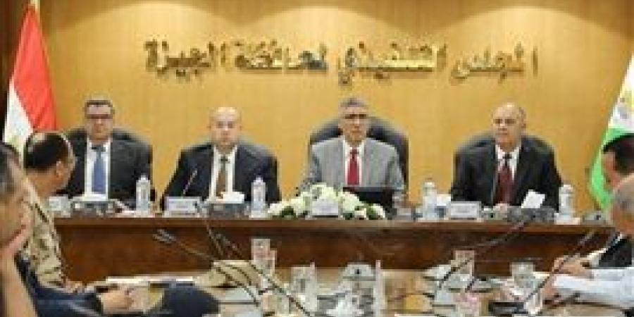 محافظ الجيزة يوجه باتخاذ إجراءات احترازية لتحصين شوادر وأسواق الماشية استعدادًا لعيد الأضحي