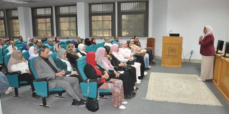 جامعة حلوان تواصل تأهيل كوادرها الإدارية بدورة متقدمة في الإشراف والتواصل