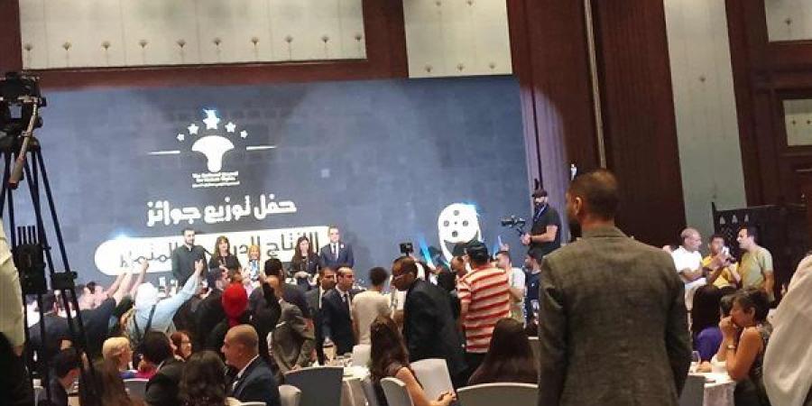 القومي لحقوق الإنسان يكرم مسلسل ظلم المصطبة